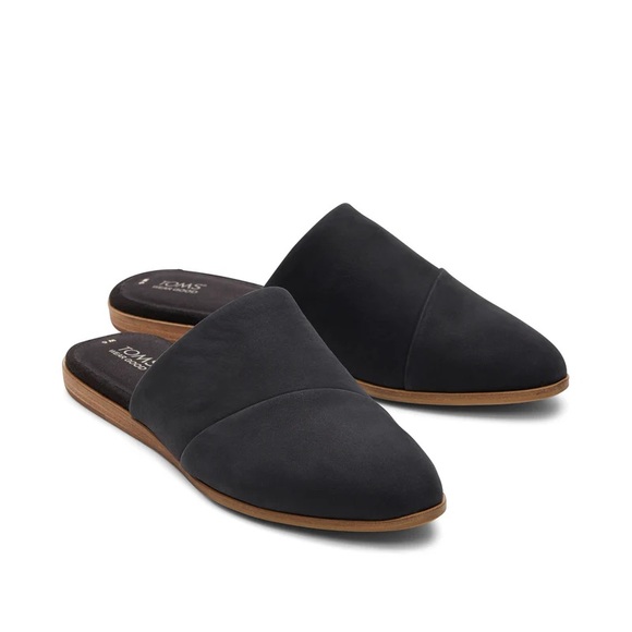 Toms Shoes - TOMS • Jade Flat in Black • Size 7.5
